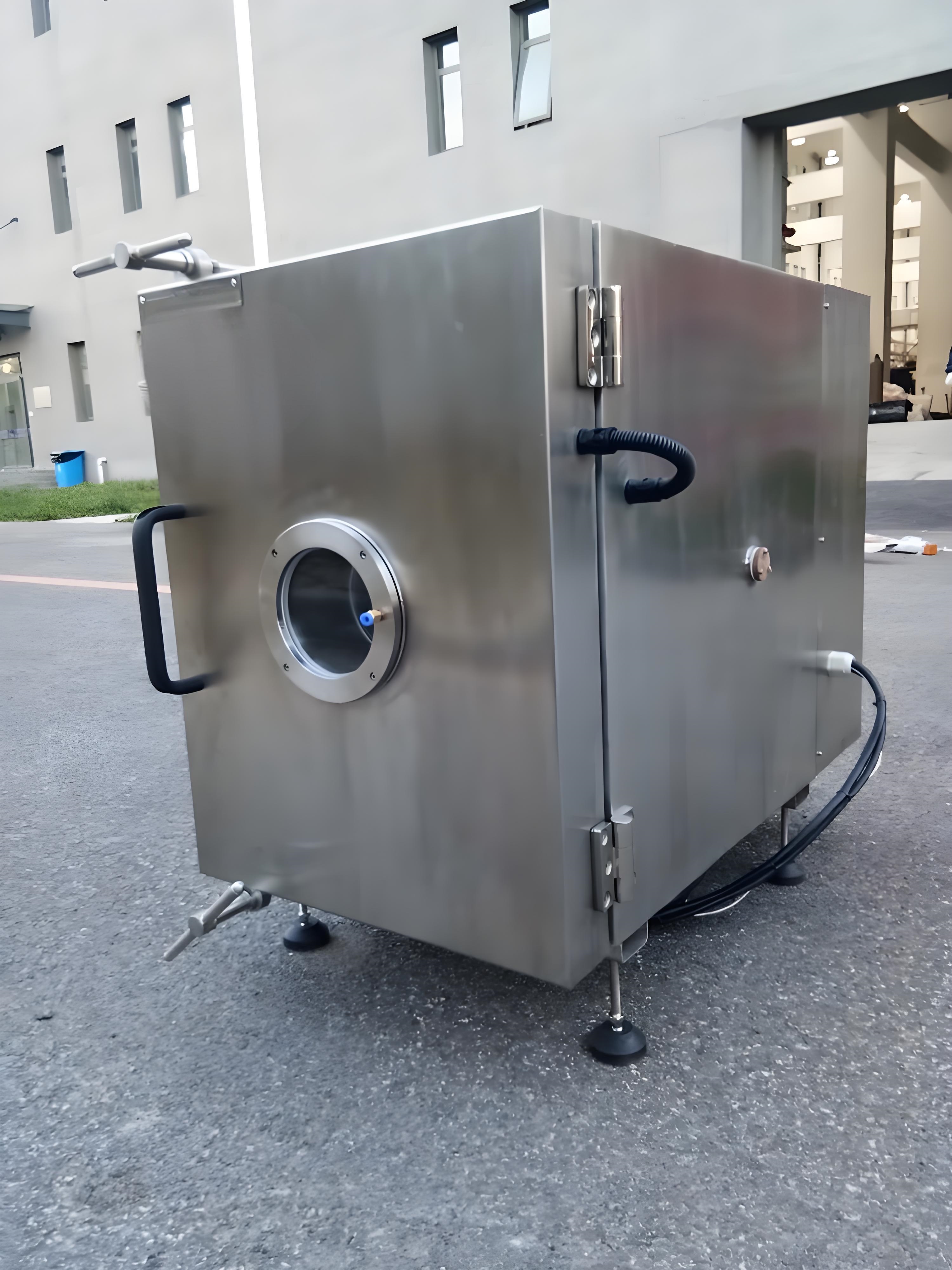 真空環(huán)境試驗箱